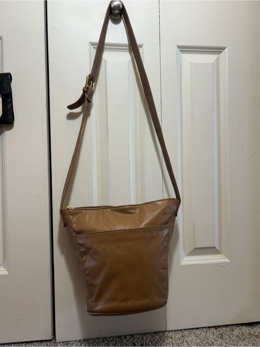 vintage Tignanello buttery soft leather crossbody bucket bag